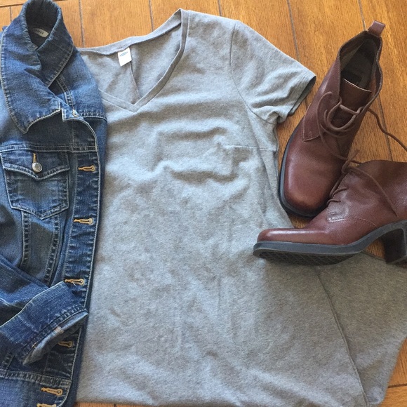 Old Navy Dresses & Skirts - ❄️BOGO❄️OLD NAVY M Gray Sheath T-Shirt Dress